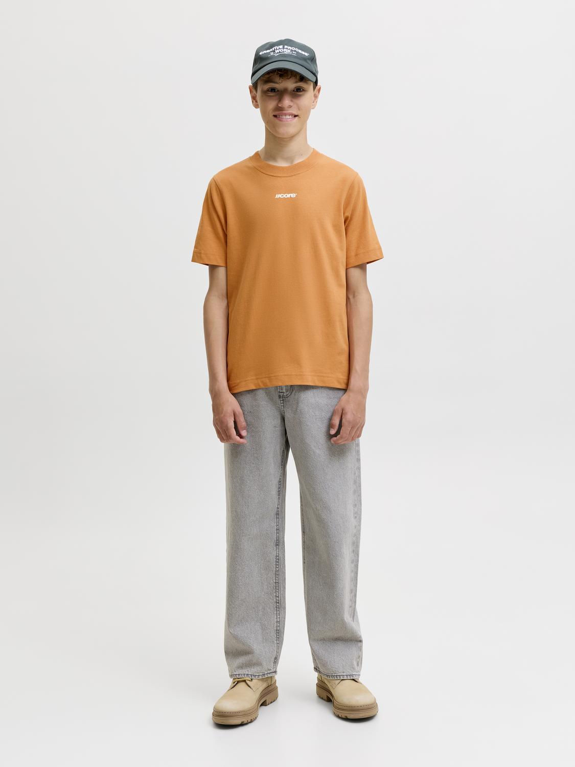 model_shot-front_full